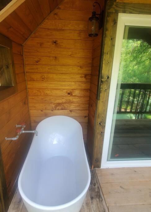 Waller Waterfront Treehouse In A Magical Forest מראה חיצוני תמונה