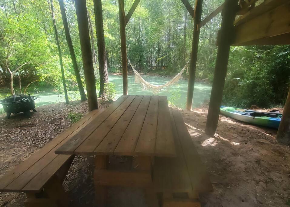 Waller Waterfront Treehouse In A Magical Forest מראה חיצוני תמונה